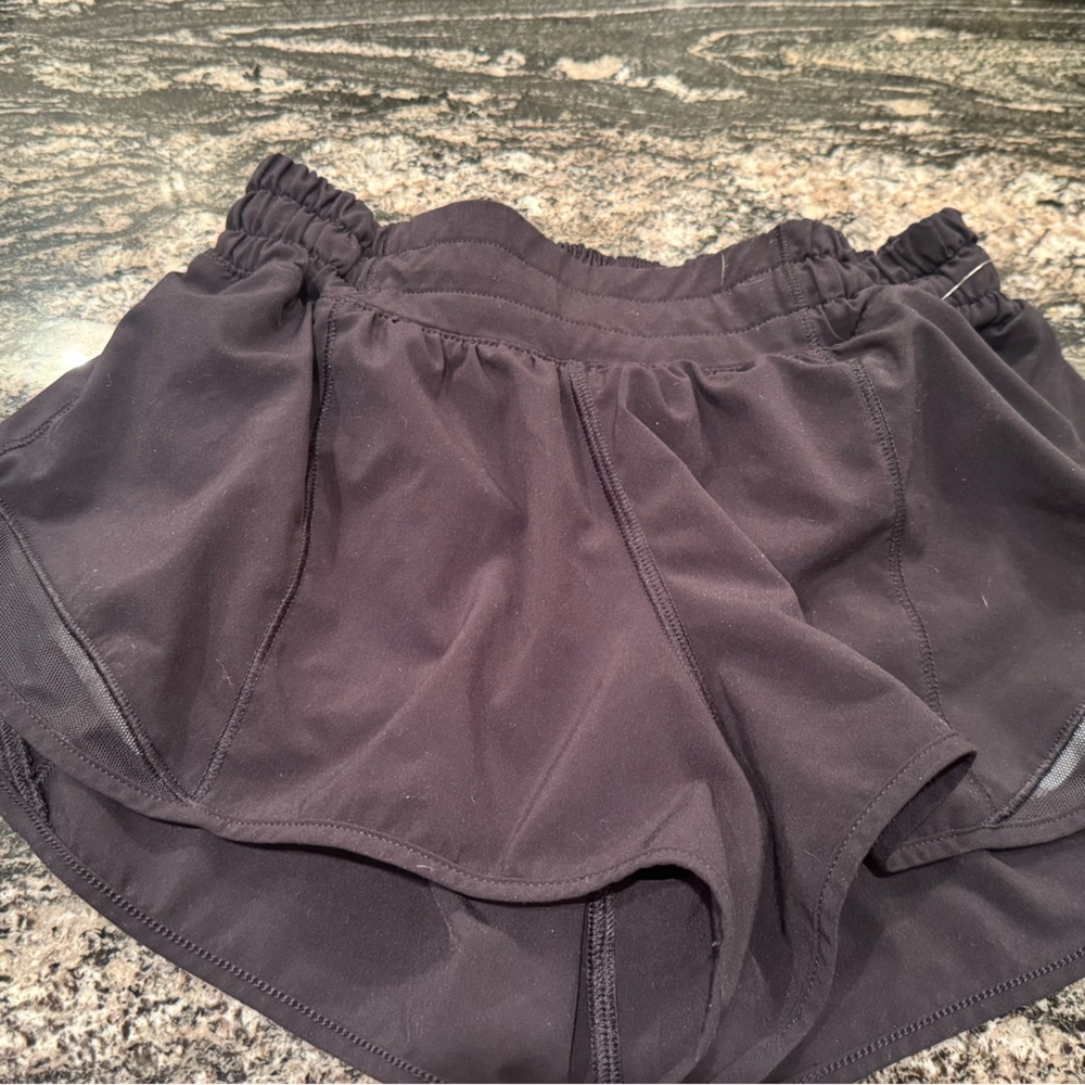 Women's Black lululemon hot hottie shorts 2